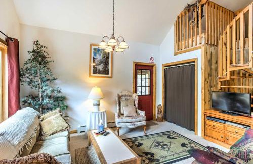 Marble House | Marble Hideaway Cabin with Mountain Views and Deck!