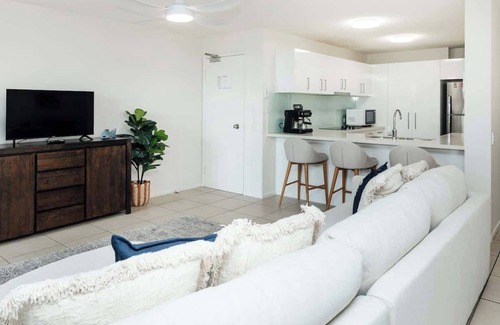 Marcoola Apartment | Marcoola Sands 6 - Pool to Beach