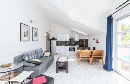 Postira Apartment | Mare Apt. 3 "Two balconies + loggia with garden view"