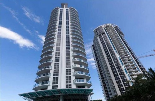 Sunny Isles Beach Apartment | Marenas 2 Bed 907