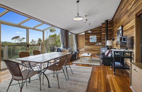 Marengo House | Marengo Hideaway - Escape To Beach & Otway Views *New Listing 2019*