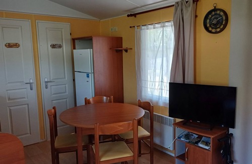 Marennes House | Marennes Plage 4 person mobile home in private estate with swimming pool