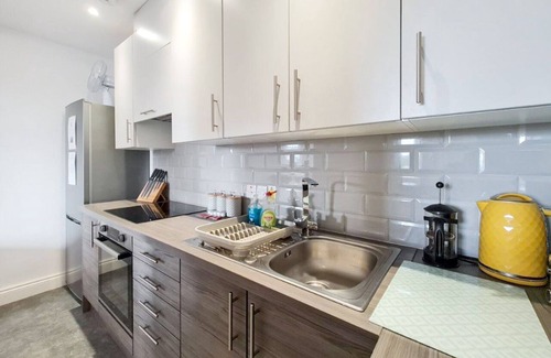 Cheltenham Apartment | Margaret's Loft by Fortuna Property, The Margaret's Loft Apartment