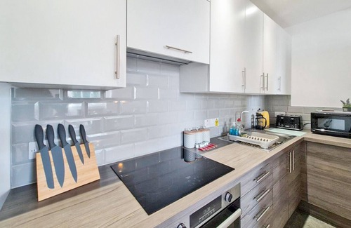 Cheltenham Apartment | Margaret's Loft by Fortuna Property, The Margaret's Loft Apartment