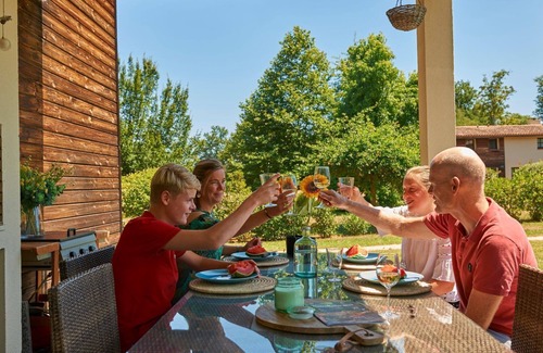 Salles Ski Chalet | Margaux Deluxe 8p - Four Bedroom Chalet, Sleeps 8