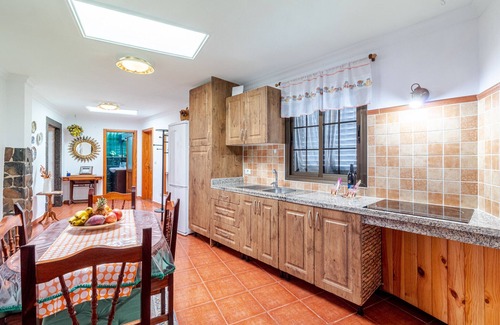 Moya Ski Chalet | Mari House With Jacuzzi and BBQ by CanariasGetaway