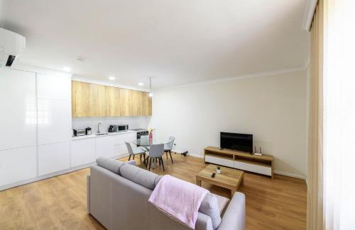 Guimaraes Apartment | Maria de Lurdes Residências
