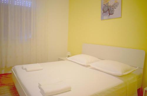 Split Apartment | Marin Apartment