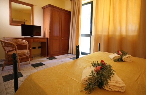 Botricello Hotel | Marina del Marchese Beach Resort