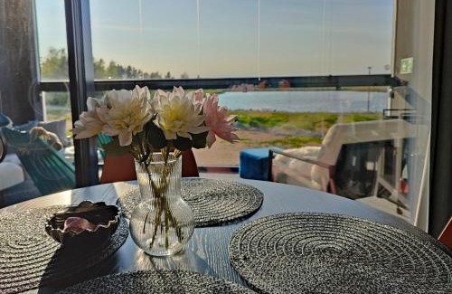 Kalajoki Apartment | Marina Mermaid Seaview - Uusi upea merinäköalahuoneisto, sisältää liinavaatteet