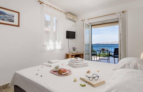 Vratarusa Apartment | Marina (SNJ100) by Interhome