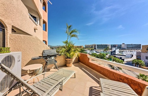 Centro Apartment | Marina View Cabo San Lucas Condo Less Than 1 Mile to Beach
