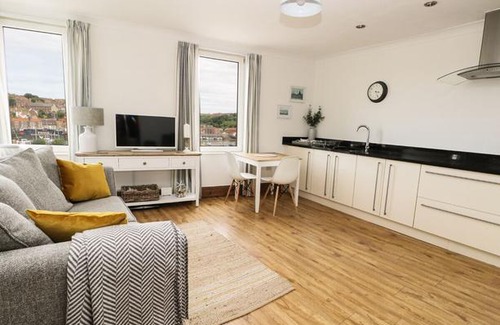 Whitby Cottage | Marina View