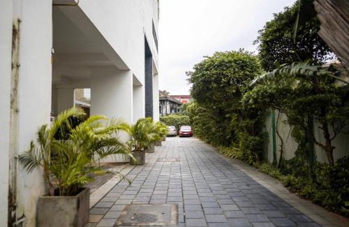 Kozhikode Hotel | MARINE DRIVE - BEACH FRONT LUXURY PENTHOUSE by NIOTEL