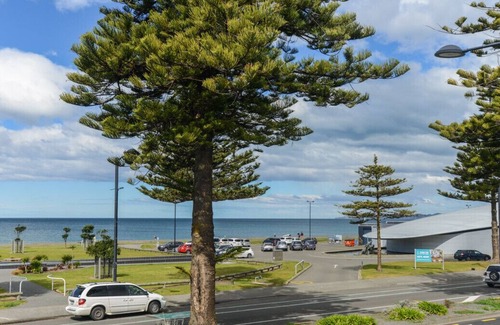 Napier Cottage | MARINE VIEWS - NAPIER UPSTAIRS UNIT, family friendly in Napier