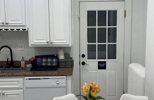 Columbia Heights House | “Mark”- Victorian Brownstone - 9 Beds