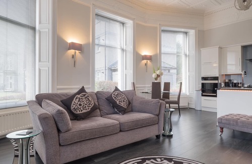 Central Aberdeen Apartment | Marks At The Manor Luxury Riverside Apartments - Sleeps up to 4, with Parking and Sky TV