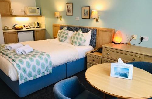 Oxford House | Marlborough House - Guest House
