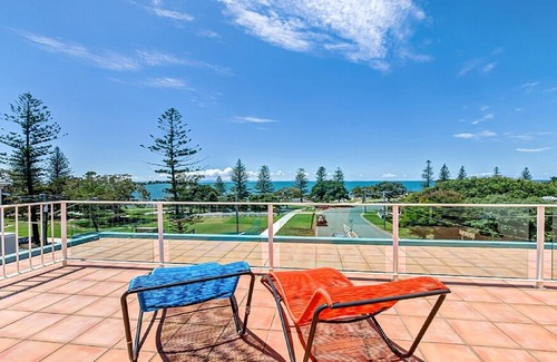 Scarborough Apartment | Marlin Cove Scarborough - water views & walk to cafes