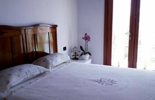 Marone Apartment | "Marone" room