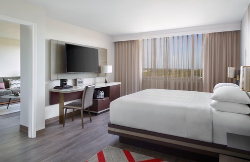 Overland Park Hotel | Marriott Kansas City Overland Park