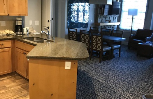 South Lake Tahoe Villa | Marriott Timberlodge 2bedroom 2 bath Villa right next to Gondola! Heavenly!