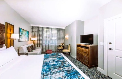 South Lake Tahoe Resort | Marriott Timber Lodge Guest room studio, 1 King, Sofa bed