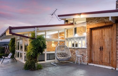 Menangle Cottage | Mars: The Menangle Hideaway: Relax and Unwin