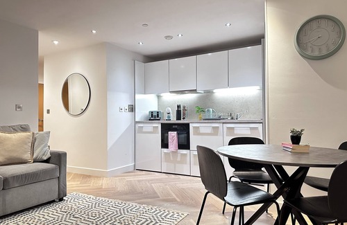 Bristol Floating Harbour Apartment | Marsh House by Sephton