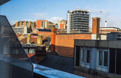 Bristol Floating Harbour Apartment | Marsh House by Sephton