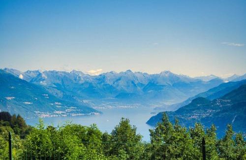 Civenna Apartment | Marta flat, mountain and lake view, Bellagio