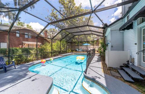 Historic District Apartment | Martin B- historic district apt with pool