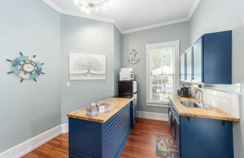 Historic District Apartment | Martin B- historic district apt with pool