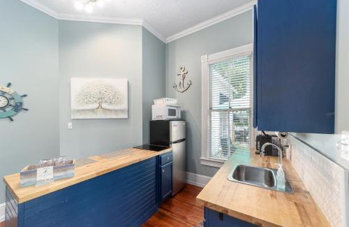 Historic District Apartment | Martin B- historic district apt with pool