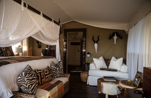 Kerrville Cabin | MARULA - A romantic African Safari in the Texas Hill Country