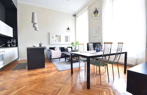 Kerepesdulo Apartment | Marvelous 3-bedroom 3 bathroom apartment with AC