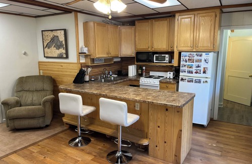 Bessemer House | Marvelous 5-bedroom house in Bessemer on snowmobile/atv trail