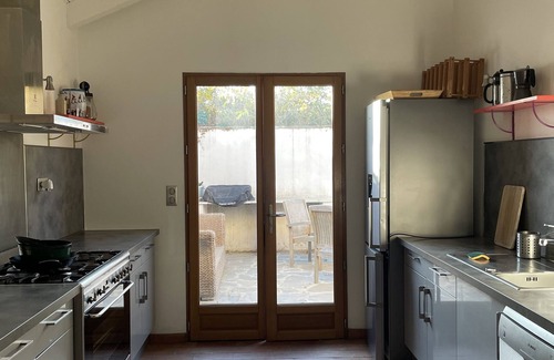 Perpignan House | Mas Des Fleurs - Heated pool - Child friendly gardens - Beach 10mins