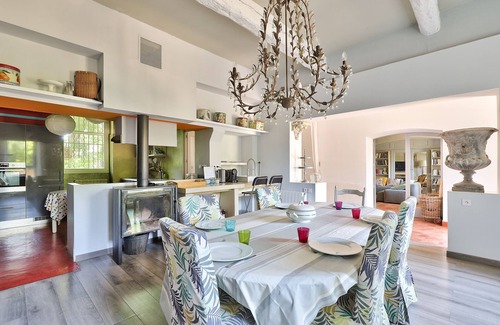 Entraigues-sur-la-Sorgue Cottage | Mas Provençal with swimming pool 15' from Avignon