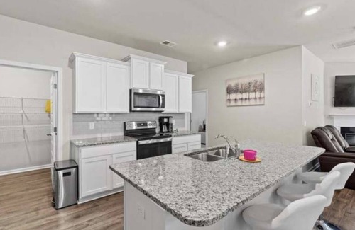 Fort Gordon House | Massive Rental, Sleeps 10, Home Away From Home