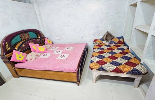 Mathura Bed & Breakfast | Mathura