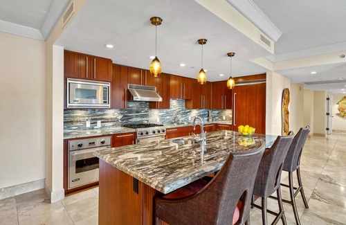Honokowai Condo | Maui Resort Rentals: Honua Kai – 7 Total Bedrooms, Stunning Ocean Views, 4,465 Combined Sq Ft, Sleeps up to 22!