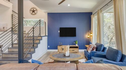 Driftwood House | Maverick by AvantStay Pool Hot Tub Game Room