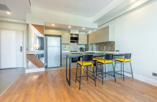 Lara Condo | Maxi Sirius Town