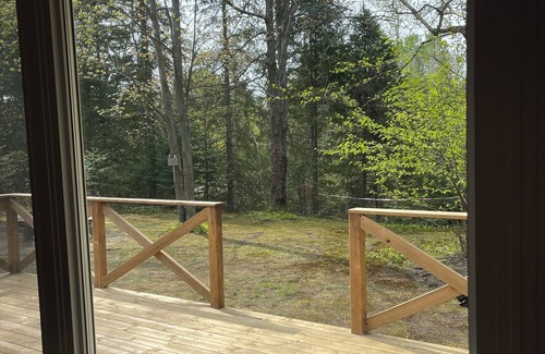 Nipissing Cottage | May-OctobernBirchwood on the rivern2 Bedroom cottagesnlooking over South River