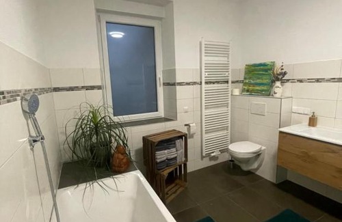 Mayen House | Mayen, Bäckerstr, Privatzimmer Nr1, Innenstadt, nähe Nürburgring & Burg Eltz, Gemeinschaftsbad