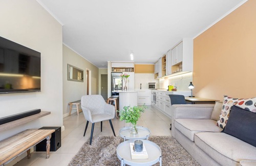 Century City Apartment | Mayfair Luxury 212 - Two Bedroom Apartment, Sleeps 4