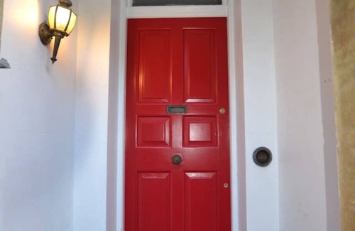 Salisbury Condo | Mayflower 2 bed Boutique Apartment – Stayseekers