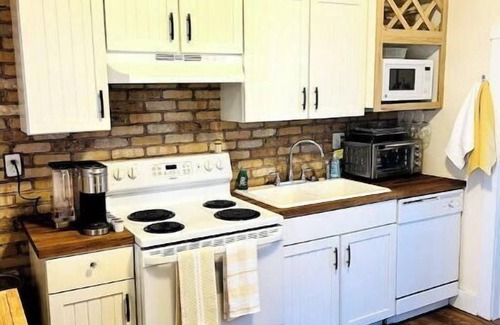 Montrose House | Mayor's Hideout- Cozy Downtown Townhouse 016564