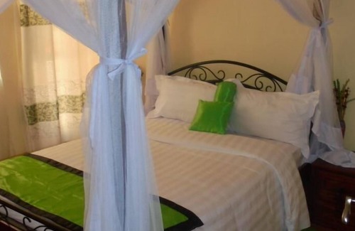 Ruaka Hotel | Mayweather Suites